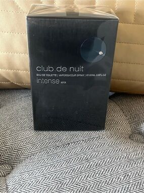 Armaf Club De Nuit Intense Man Perfume
Spray, 105 mL. (3.6 fl oz) sealed